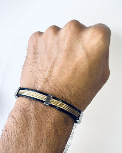 Mens Kada