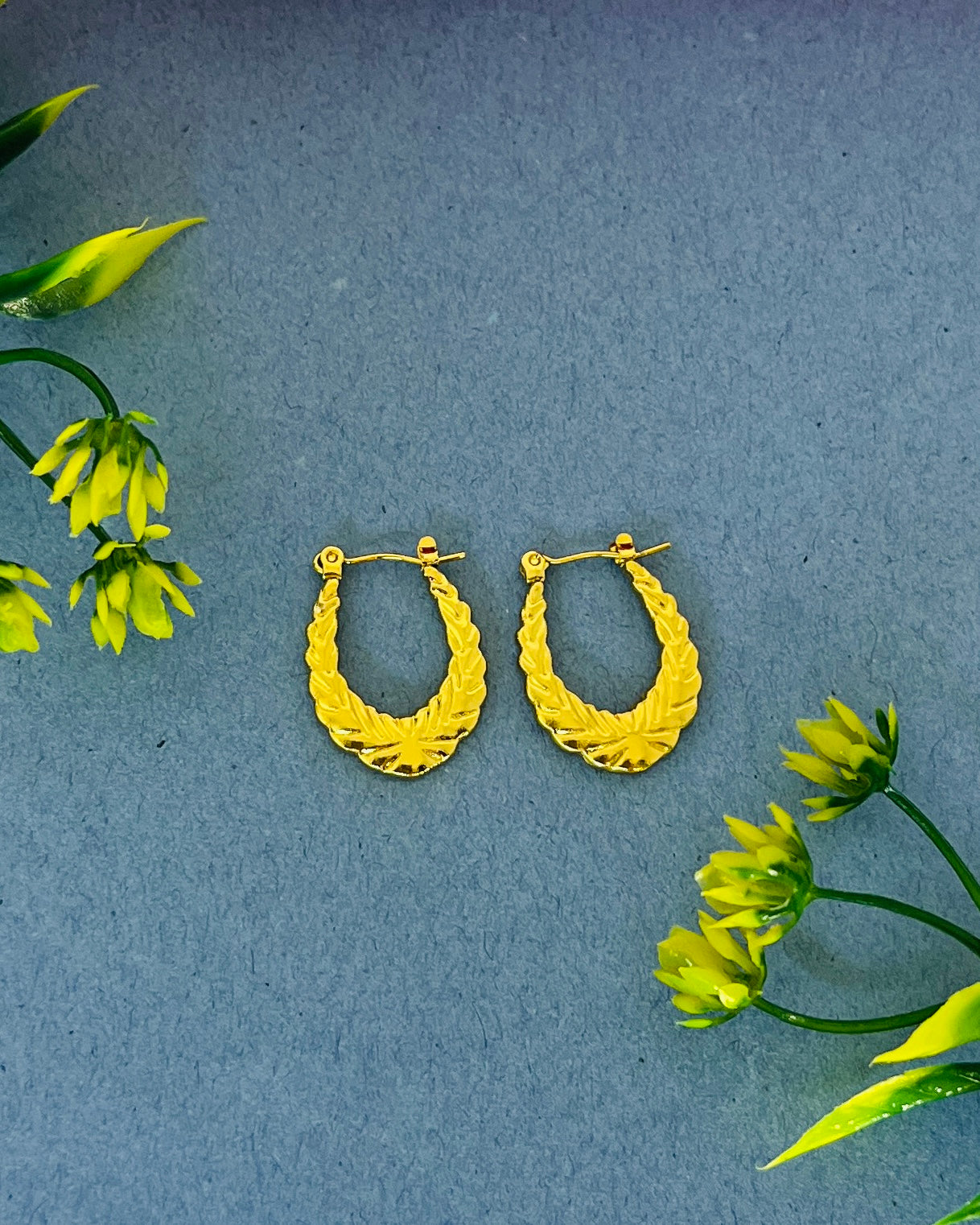 Textured Laurel Oval Gold Hoops