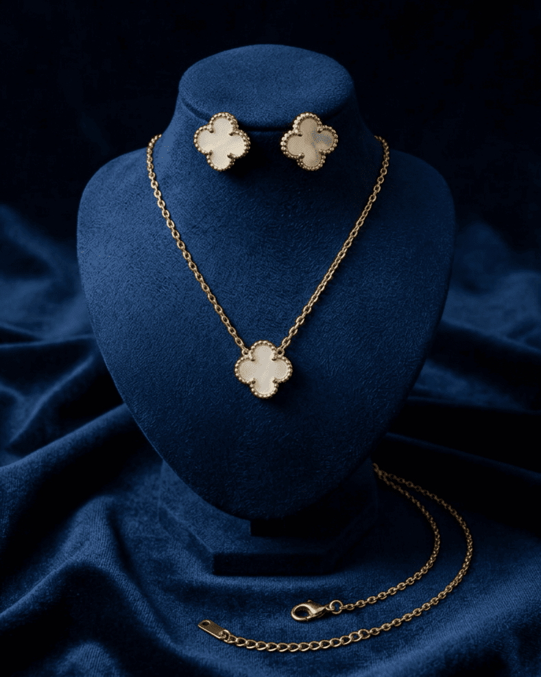 White Mother-of-Pearl Clover Set Necklace