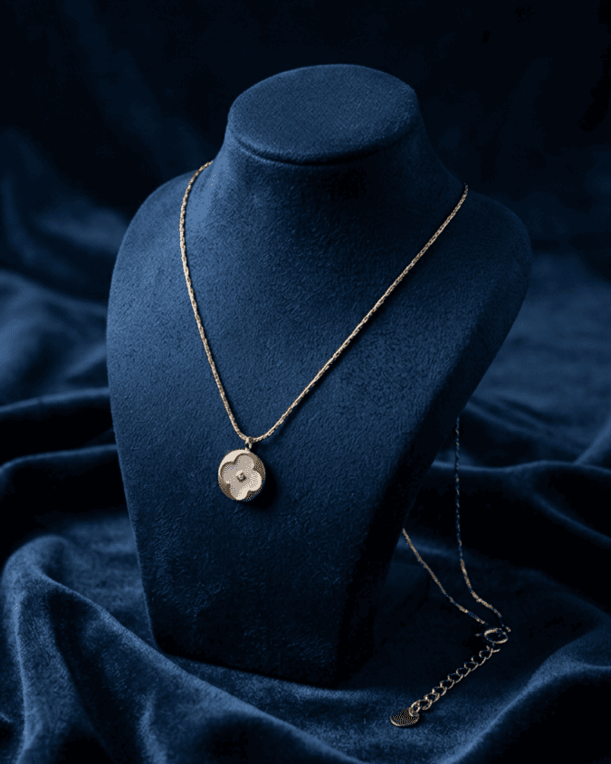 Ivory Mother-of-Pearl Floral Disc Necklace