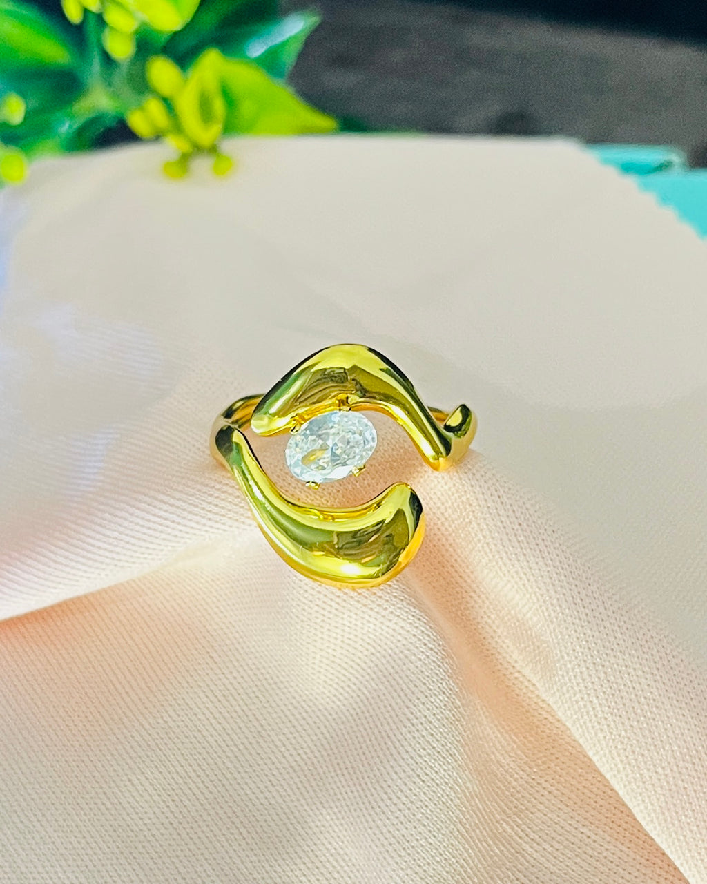Organic Fluid Oval Solitaire Ring