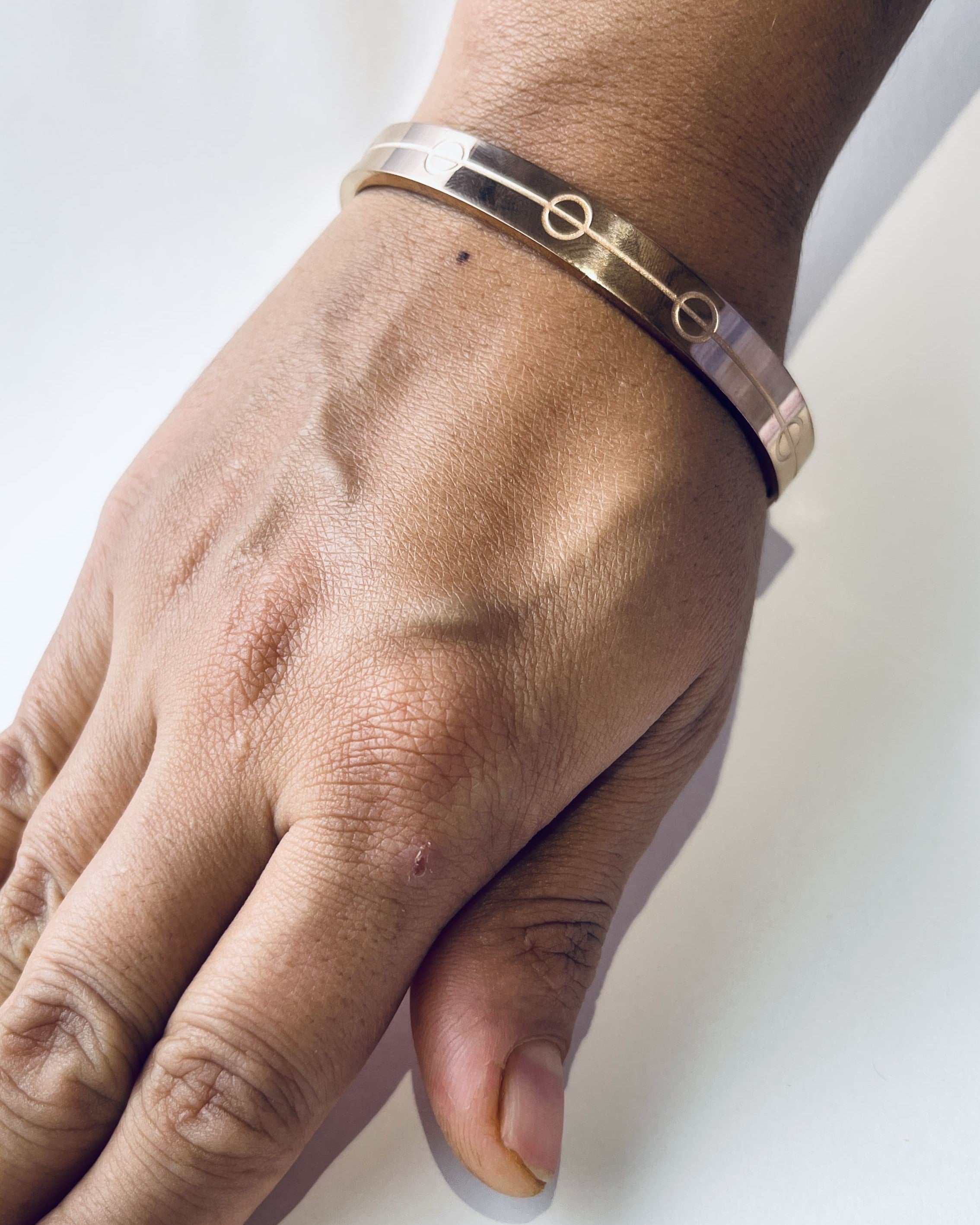 Dual-Tone Minimalist Kada