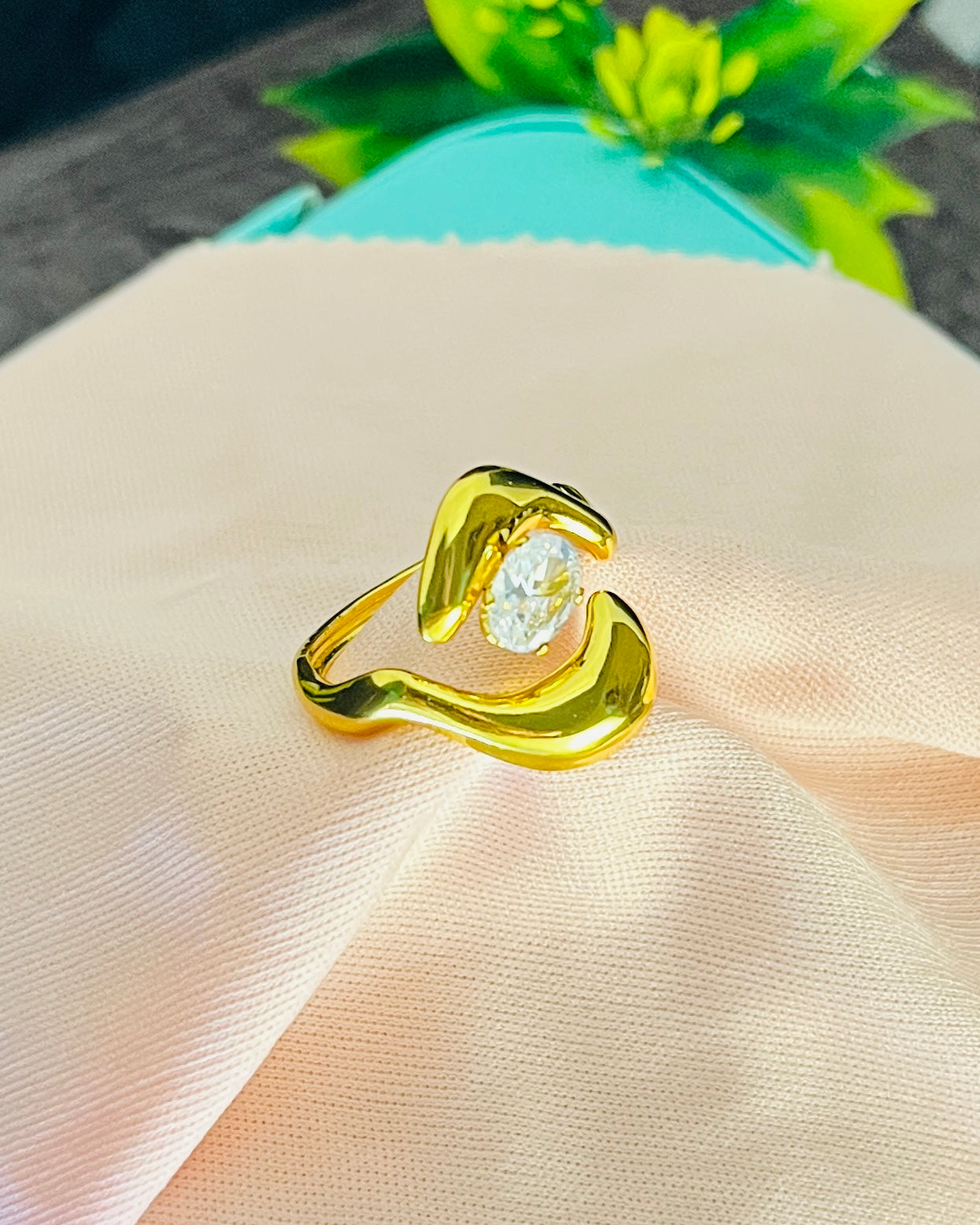 Organic Fluid Oval Solitaire Ring