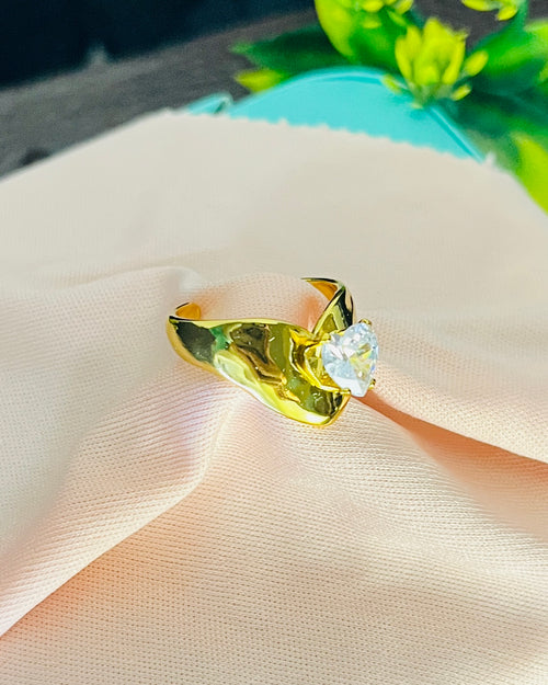 Chunky V-Heart Crystal Ring