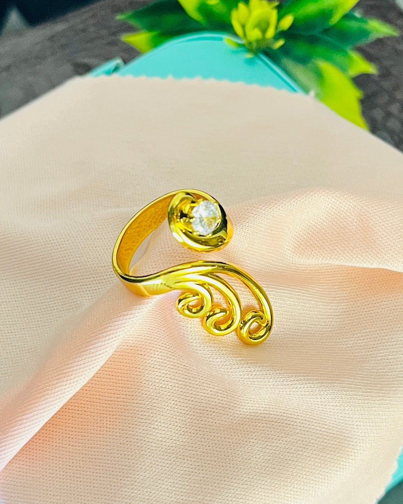 Filigree Swirl Solitaire Ring