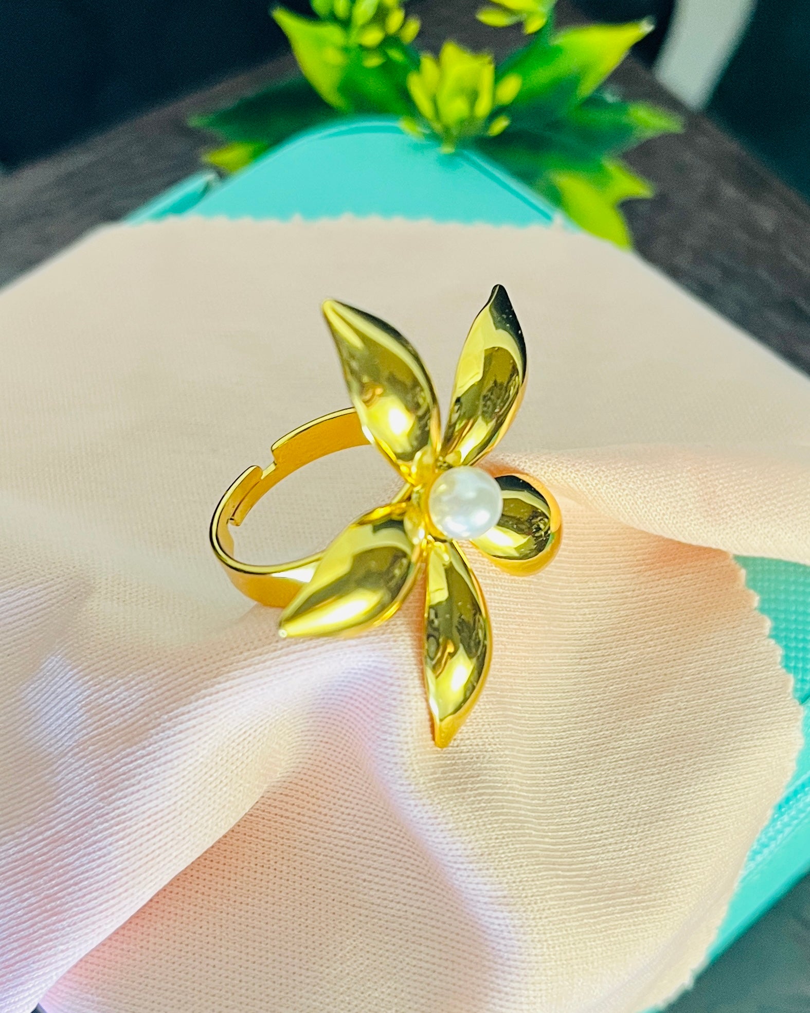 Sculpted Star Pearl Ring