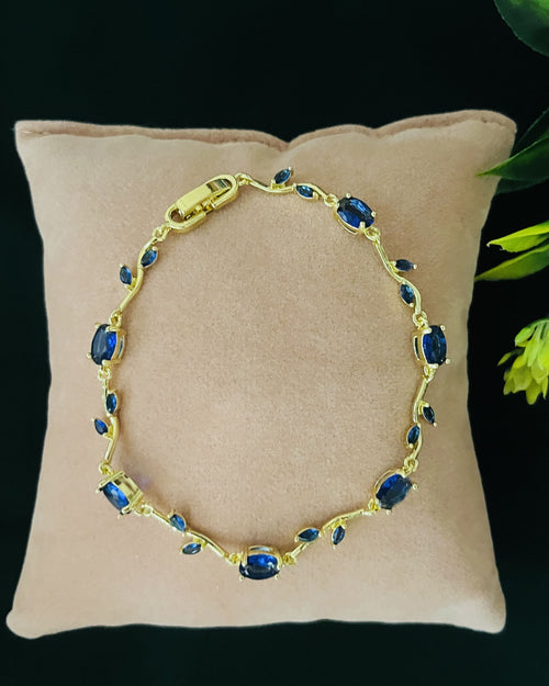 Blossom Vine Circular Tulip Bracelet